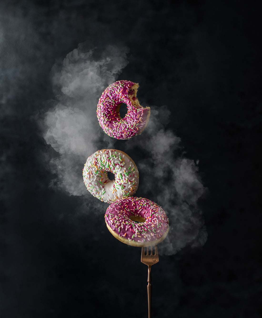 20250524123928-6831be00b25de.jpg 摄影师Daria Kalugina 12种悬浮美食摄影布光造型教程-21节课-中文字幕